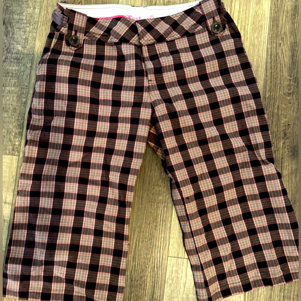 Lost Black and Pink Plaid Women's Cropped Pants - Picture 4 of 12